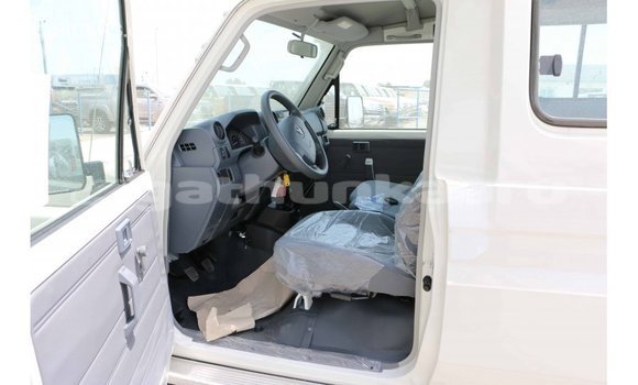 Buy Import Toyota Land Cruiser White Car in Import - Dubai in Baa Buy Import Toyota Land Cruiser White Car in Import - Dubai in Baa