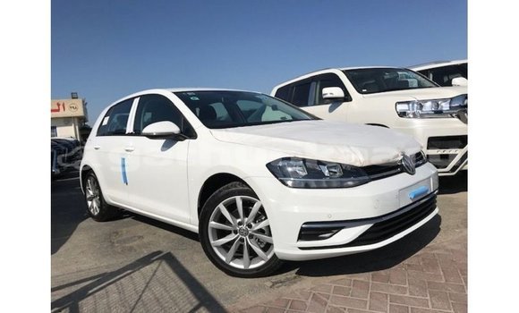 Buy Import Volkswagen Golf White Car in Import - Dubai in Baa