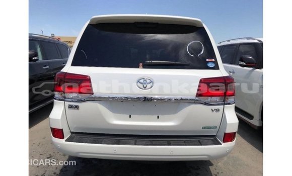Buy Import Toyota Land Cruiser White Car in Import - Dubai in Baa Buy Import Toyota Land Cruiser White Car in Import - Dubai in Baa