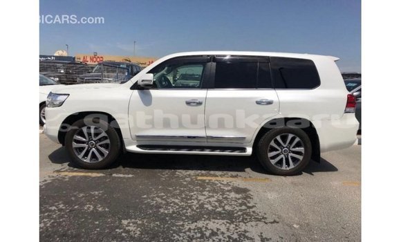 Buy Import Toyota Land Cruiser White Car in Import - Dubai in Baa Buy Import Toyota Land Cruiser White Car in Import - Dubai in Baa