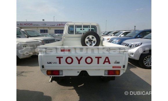 Buy Import Toyota Land Cruiser White Car in Import - Dubai in Baa Buy Import Toyota Land Cruiser White Car in Import - Dubai in Baa