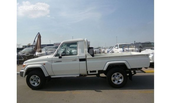 Buy Import Toyota Land Cruiser White Car in Import - Dubai in Baa Buy Import Toyota Land Cruiser White Car in Import - Dubai in Baa