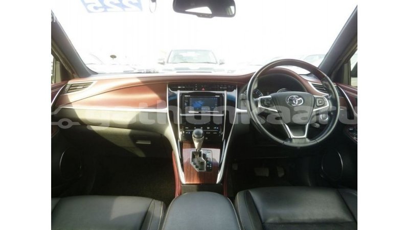 Big with watermark toyota harrier baa import dubai 2074