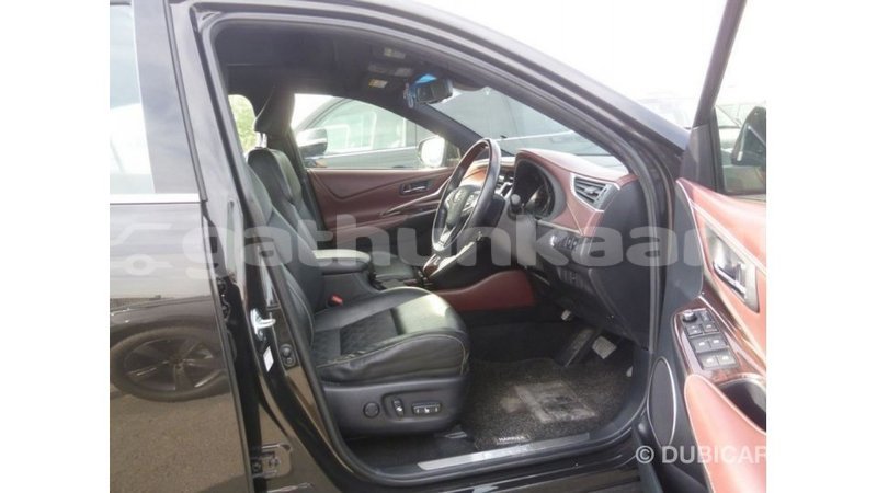 Big with watermark toyota harrier baa import dubai 2074