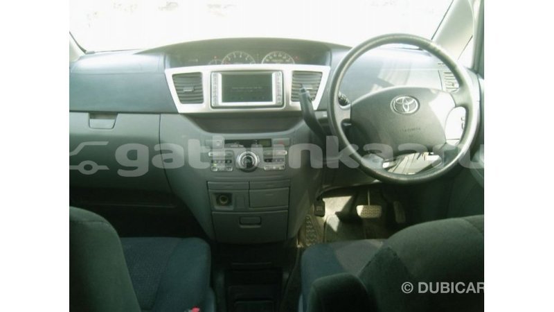 Big with watermark toyota noah baa import dubai 2079