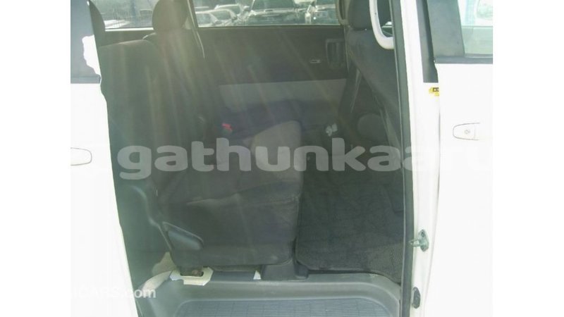 Big with watermark toyota noah baa import dubai 2079