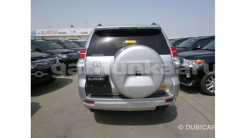 Big with watermark toyota prado baa import dubai 2086