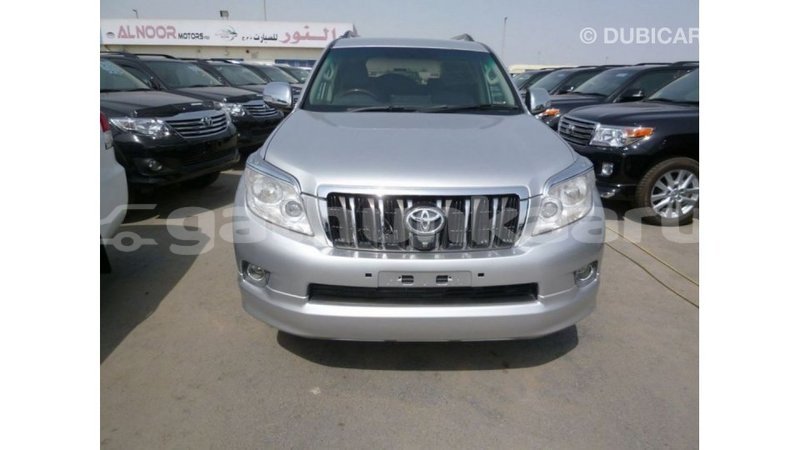 Big with watermark toyota prado baa import dubai 2086