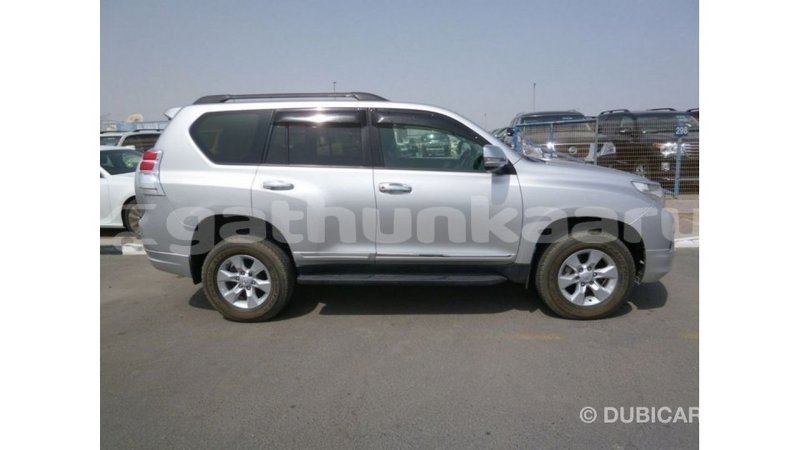 Big with watermark toyota prado baa import dubai 2086