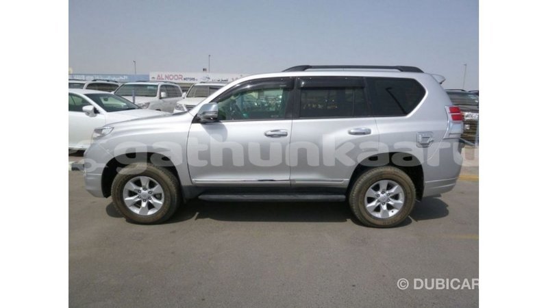 Big with watermark toyota prado baa import dubai 2086