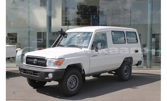 Buy Import Toyota Land Cruiser White Car in Import - Dubai in Baa Buy Import Toyota Land Cruiser White Car in Import - Dubai in Baa