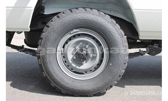 Buy Import Toyota Land Cruiser White Car in Import - Dubai in Baa Buy Import Toyota Land Cruiser White Car in Import - Dubai in Baa