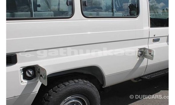 Buy Import Toyota Land Cruiser White Car in Import - Dubai in Baa Buy Import Toyota Land Cruiser White Car in Import - Dubai in Baa