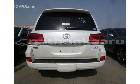 Buy Import Toyota Land Cruiser White Car in Import - Dubai in Baa Buy Import Toyota Land Cruiser White Car in Import - Dubai in Baa