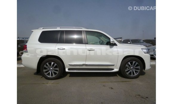 Buy Import Toyota Land Cruiser White Car in Import - Dubai in Baa Buy Import Toyota Land Cruiser White Car in Import - Dubai in Baa
