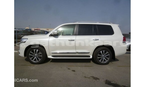 Buy Import Toyota Land Cruiser White Car in Import - Dubai in Baa Buy Import Toyota Land Cruiser White Car in Import - Dubai in Baa