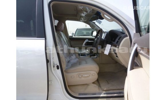 Buy Import Toyota Land Cruiser White Car in Import - Dubai in Baa Buy Import Toyota Land Cruiser White Car in Import - Dubai in Baa
