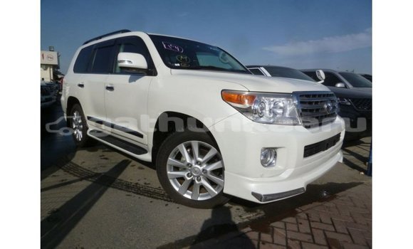 Buy Import Toyota Land Cruiser White Car in Import - Dubai in Baa Buy Import Toyota Land Cruiser White Car in Import - Dubai in Baa