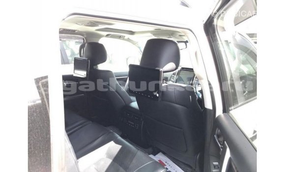 Buy Import Toyota Land Cruiser White Car in Import - Dubai in Baa Buy Import Toyota Land Cruiser White Car in Import - Dubai in Baa
