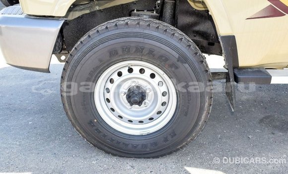 Buy Import Toyota Land Cruiser Beige Car in Import - Dubai in Baa Buy Import Toyota Land Cruiser Beige Car in Import - Dubai in Baa