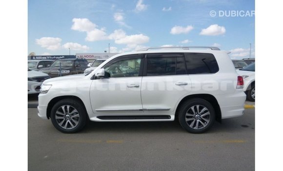 Buy Import Toyota Land Cruiser White Car in Import - Dubai in Baa Buy Import Toyota Land Cruiser White Car in Import - Dubai in Baa