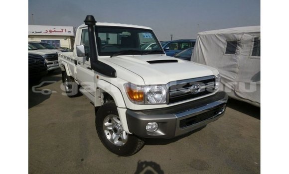 Buy Import Toyota Land Cruiser White Car in Import - Dubai in Baa Buy Import Toyota Land Cruiser White Car in Import - Dubai in Baa