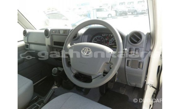 Buy Import Toyota Land Cruiser White Car in Import - Dubai in Baa Buy Import Toyota Land Cruiser White Car in Import - Dubai in Baa