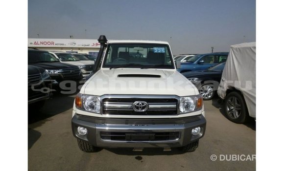 Buy Import Toyota Land Cruiser White Car in Import - Dubai in Baa Buy Import Toyota Land Cruiser White Car in Import - Dubai in Baa