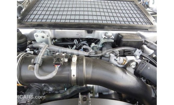 Buy Import Toyota Land Cruiser White Car in Import - Dubai in Baa Buy Import Toyota Land Cruiser White Car in Import - Dubai in Baa