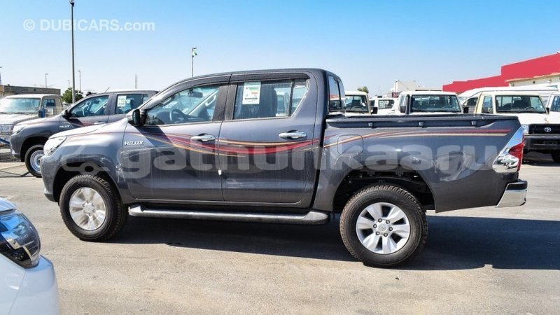 Big with watermark toyota hilux baa import dubai 2127