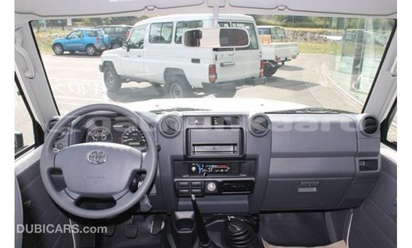 Buy Import Toyota Land Cruiser White Car in Import - Dubai in Baa Buy Import Toyota Land Cruiser White Car in Import - Dubai in Baa