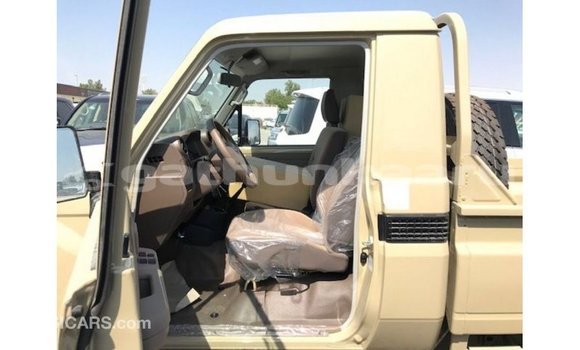 Buy Import Toyota Land Cruiser Beige Car in Import - Dubai in Baa Buy Import Toyota Land Cruiser Beige Car in Import - Dubai in Baa