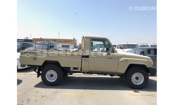 Buy Import Toyota Land Cruiser Beige Car in Import - Dubai in Baa Buy Import Toyota Land Cruiser Beige Car in Import - Dubai in Baa