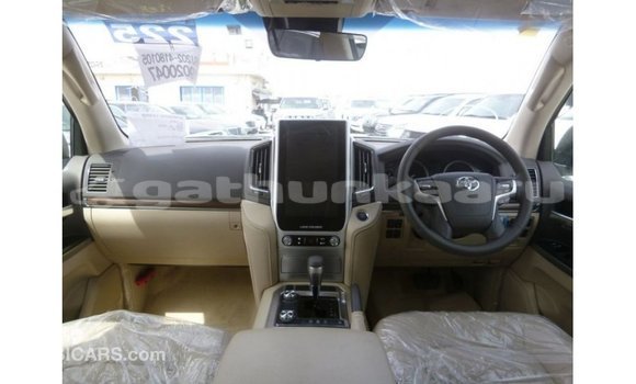 Buy Import Toyota Land Cruiser White Car in Import - Dubai in Baa Buy Import Toyota Land Cruiser White Car in Import - Dubai in Baa