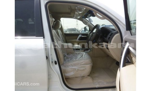 Buy Import Toyota Land Cruiser White Car in Import - Dubai in Baa Buy Import Toyota Land Cruiser White Car in Import - Dubai in Baa