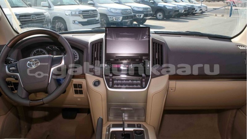 Big with watermark toyota land cruiser baa import dubai 2134