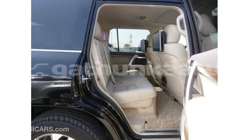 Big with watermark toyota land cruiser baa import dubai 2142