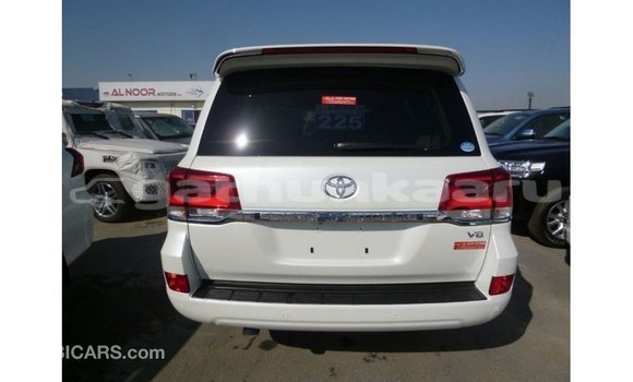 Buy Import Toyota Land Cruiser White Car in Import - Dubai in Baa Buy Import Toyota Land Cruiser White Car in Import - Dubai in Baa