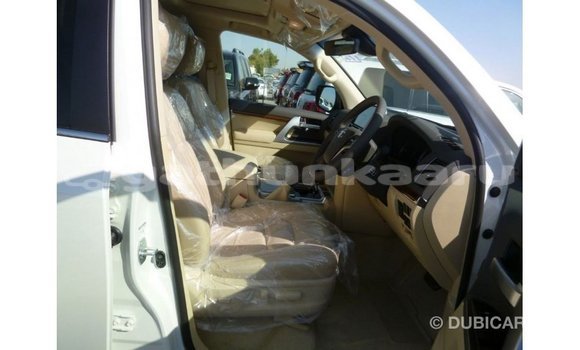 Buy Import Toyota Land Cruiser White Car in Import - Dubai in Baa Buy Import Toyota Land Cruiser White Car in Import - Dubai in Baa