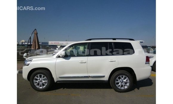 Buy Import Toyota Land Cruiser White Car in Import - Dubai in Baa Buy Import Toyota Land Cruiser White Car in Import - Dubai in Baa