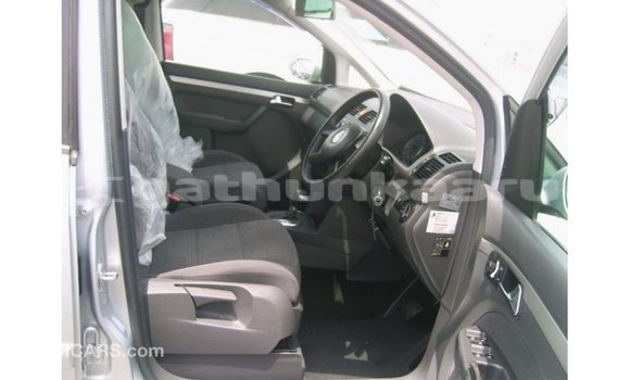 Buy Import Volkswagen Touran Other Car in Import - Dubai in Baa Buy Import Volkswagen Touran Other Car in Import - Dubai in Baa