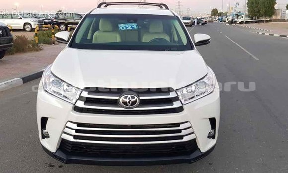 Buy Import Toyota Highlander White Car in Import - Dubai in Baa Buy Import Toyota Highlander White Car in Import - Dubai in Baa