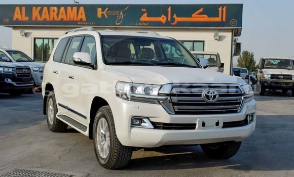 Buy Import Toyota Land Cruiser White Car in Import - Dubai in Baa Buy Import Toyota Land Cruiser White Car in Import - Dubai in Baa