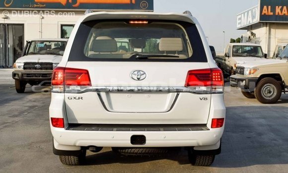 Buy Import Toyota Land Cruiser White Car in Import - Dubai in Baa Buy Import Toyota Land Cruiser White Car in Import - Dubai in Baa