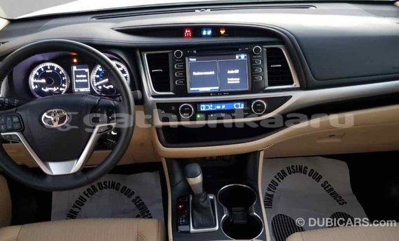 Buy Import Toyota Highlander White Car in Import - Dubai in Baa Buy Import Toyota Highlander White Car in Import - Dubai in Baa