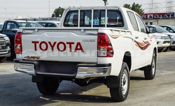 Buy Import Toyota Hilux White Car in Import - Dubai in Baa Buy Import Toyota Hilux White Car in Import - Dubai in Baa