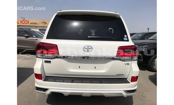 Buy Import Toyota Land Cruiser White Car in Import - Dubai in Baa Buy Import Toyota Land Cruiser White Car in Import - Dubai in Baa