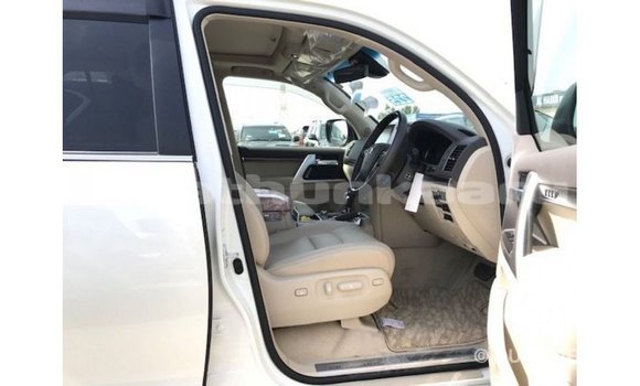 Buy Import Toyota Land Cruiser White Car in Import - Dubai in Baa Buy Import Toyota Land Cruiser White Car in Import - Dubai in Baa