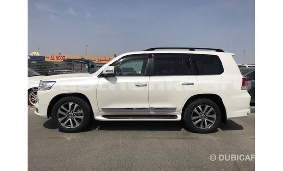 Buy Import Toyota Land Cruiser White Car in Import - Dubai in Baa Buy Import Toyota Land Cruiser White Car in Import - Dubai in Baa