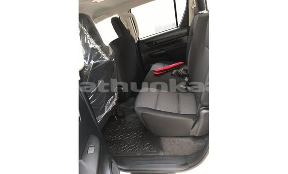 Buy Import Toyota Hilux White Car in Import - Dubai in Baa Buy Import Toyota Hilux White Car in Import - Dubai in Baa